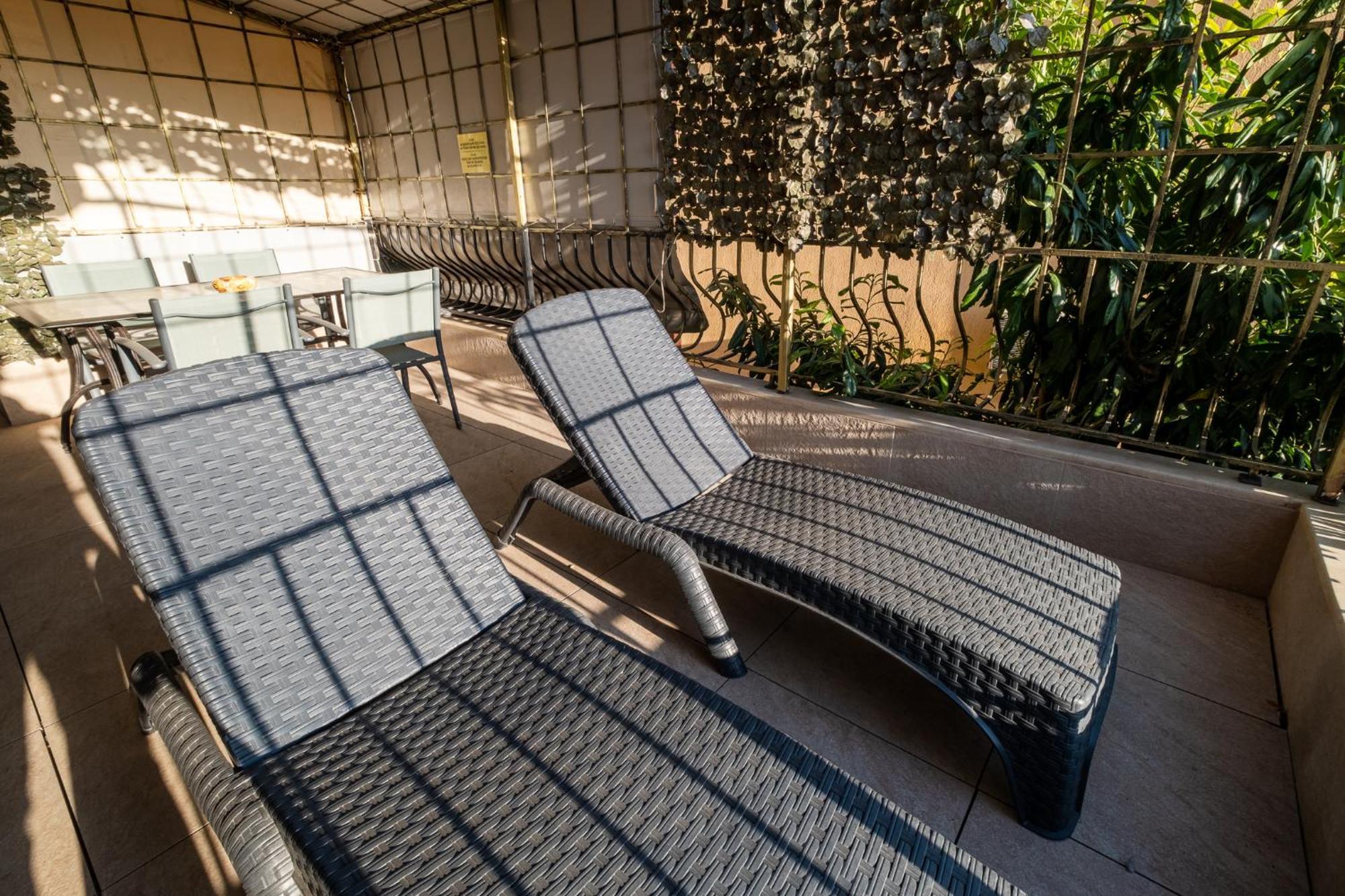 Roman Thermae 2Bdrm Sunny Apartment 瓦爾納 外观 照片