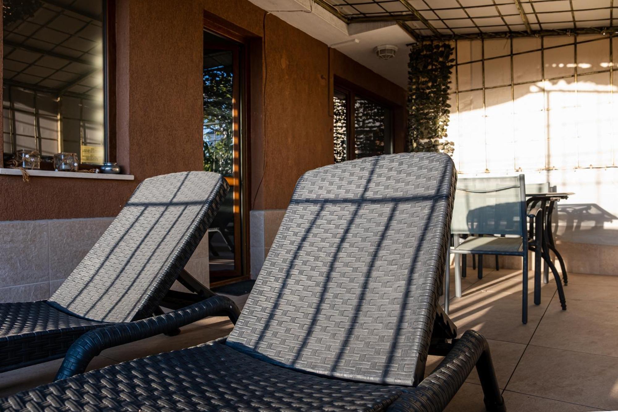 Roman Thermae 2Bdrm Sunny Apartment 瓦爾納 外观 照片